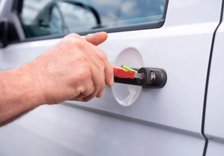 automotive locksmith